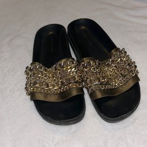 Kendall + Kylie slide army green strap with black with gold chains